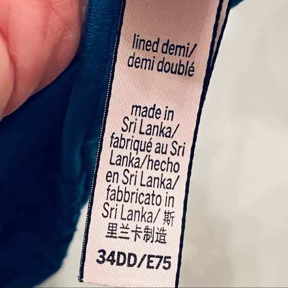 Victoria’s Secret Lined Demi Bra - Picture 3 of 3